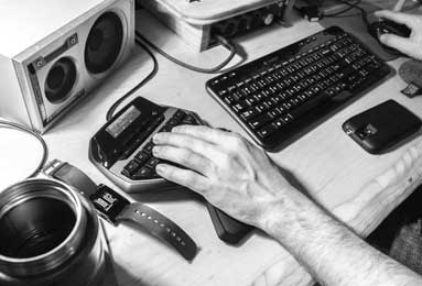 3大目标+8队围堵！曼联压哨签中场，能冲进欧冠？